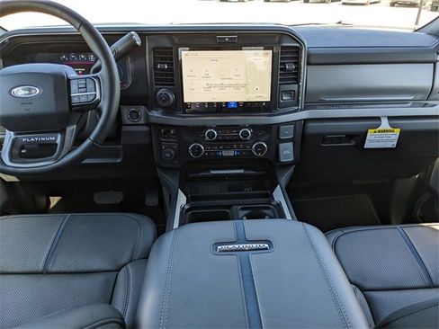 Used 2025 Ford F450 Platinum image 17