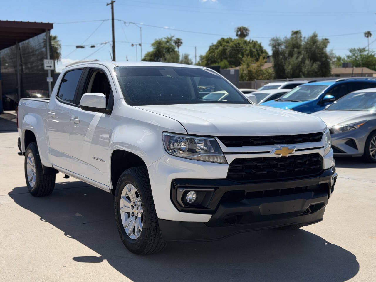 Used 2022 Chevrolet Colorado LT w/ Safety Package AWD/4WD image 2