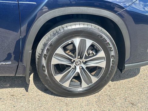 Used 2025 Toyota Highlander XLE AWD/4WD image 57