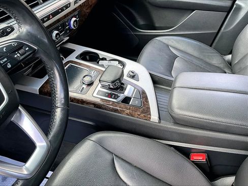 Used 2018 Audi Q7 2.0T Premium Plus w/ Premium Plus Package AWD/4WD image 12