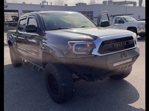Used 2012 Toyota Tacoma PreRunner image 1