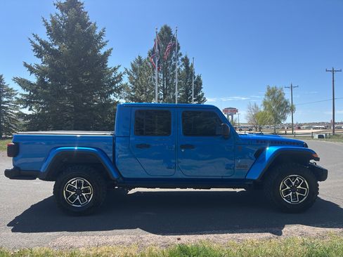 Used 2024 Jeep Gladiator Rubicon AWD/4WD image 5