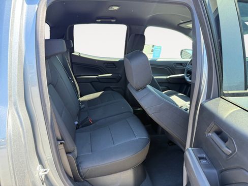 Used 2024 Chevrolet Colorado W/T RWD image 18