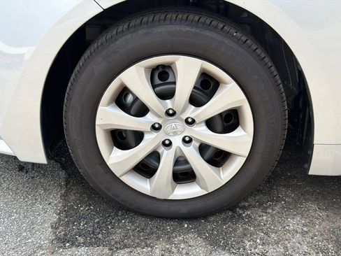 Used 2026 Toyota Corolla LE FWD image 11
