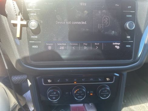 Used 2019 Volkswagen Tiguan SEL R-Line AWD/4WD image 2