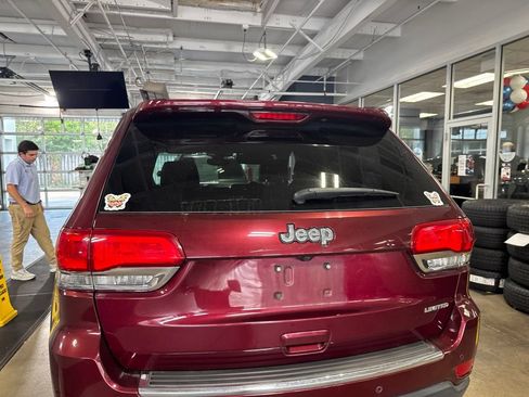 Used 2017 Jeep Grand Cherokee Limited RWD image 8