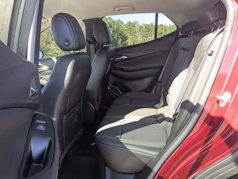 Used 2022 Buick Encore GX Select image 25