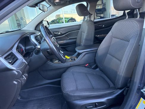 Used 2018 GMC Acadia SLE w/ LPO, Floor Liner Package image 18