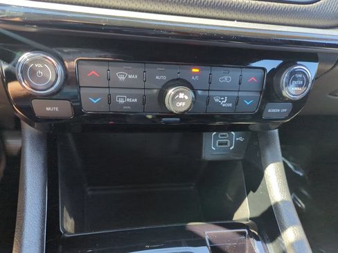 Used 2024 Jeep Compass Trailhawk AWD/4WD image 22