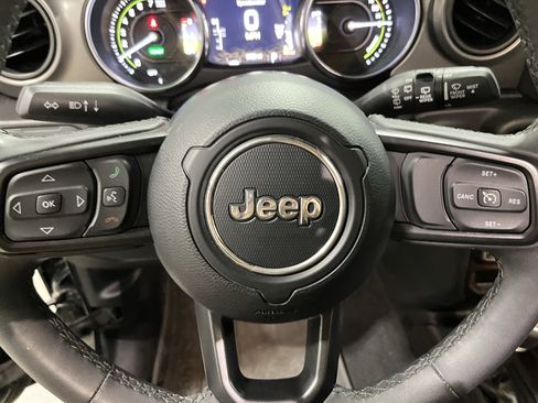 Used 2023 Jeep Wrangler Unlimited image 20
