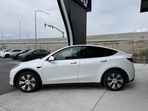 Used 2021 Tesla Model Y Long Range AWD/4WD image 5