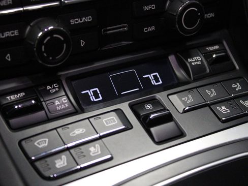 Used 2016 Porsche 911 Carrera 4S image 28