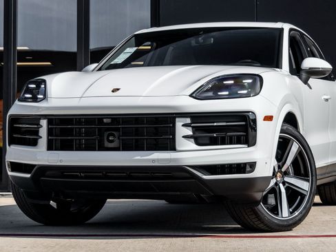Certified 2025 Porsche Cayenne image 7