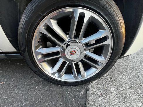 Used 2014 Cadillac Escalade Premium image 33