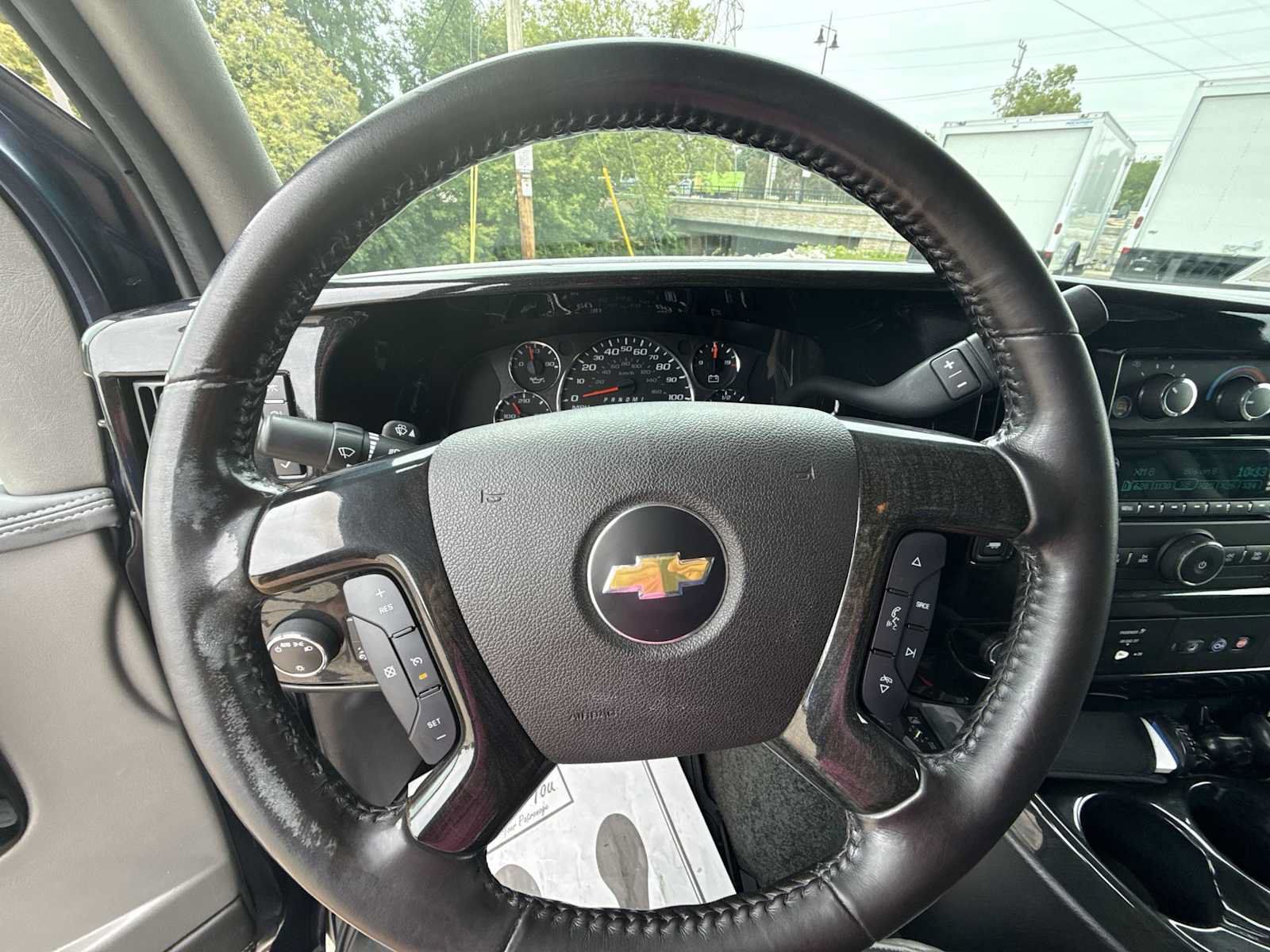 Used 2015 Chevrolet Express 2500 RWD image 11