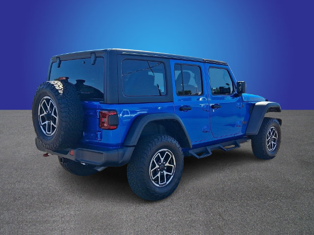 Used 2024 Jeep Wrangler Unlimited Rubicon w/ Convenience Group AWD/4WD image 4