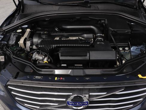 Used 2015 Volvo XC60 T5 w/ Proximity Package image 42