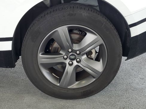 Used 2025 Land Rover Range Rover Velar Dynamic SE image 7