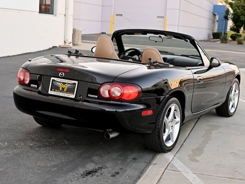 Used 2001 MAZDA MX-5 Miata LS image 10