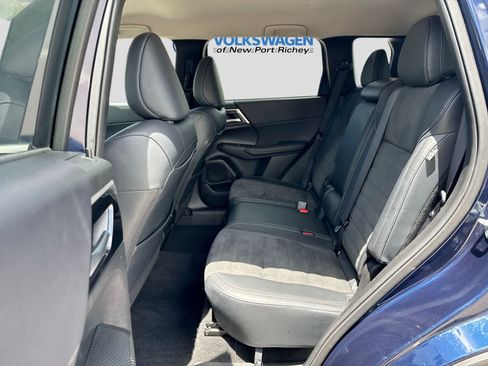 Used 2024 Mitsubishi Outlander SE FWD image 25