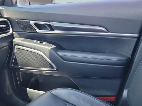 Used 2024 Kia Telluride S w/ S Sunroof Package FWD image 13