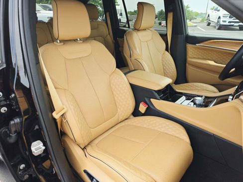 Used 2024 Jeep Grand Cherokee Summit AWD/4WD image 17