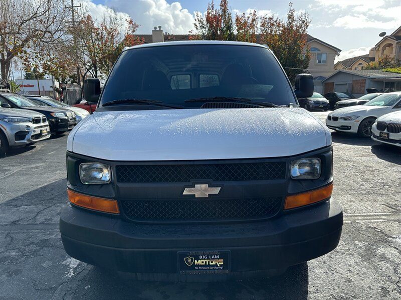 Used 2012 Chevrolet Express 2500 Extended RWD image 2