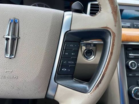 Used 2011 Lincoln MKS image 21