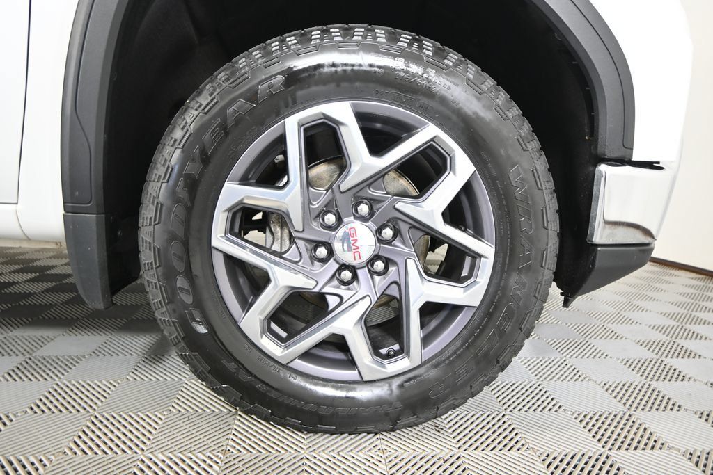 Used 2022 GMC Sierra 1500 SLT w/ SLT Convenience Package AWD/4WD image 12