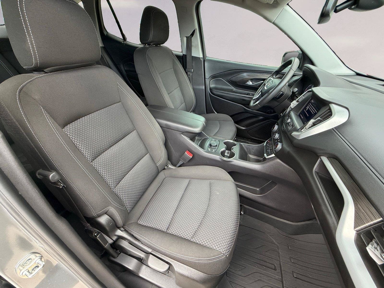 Used 2024 GMC Terrain SLE w/ Driver Convenience Package FWD image 15