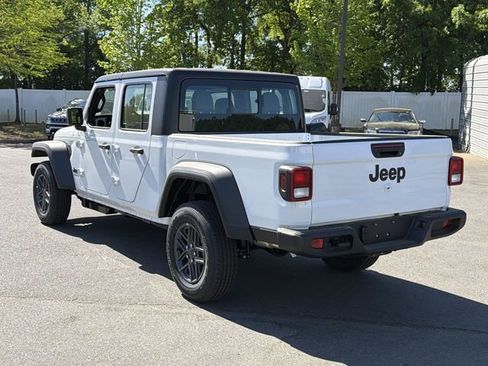 New 2026 Jeep Gladiator Sport AWD/4WD image 11