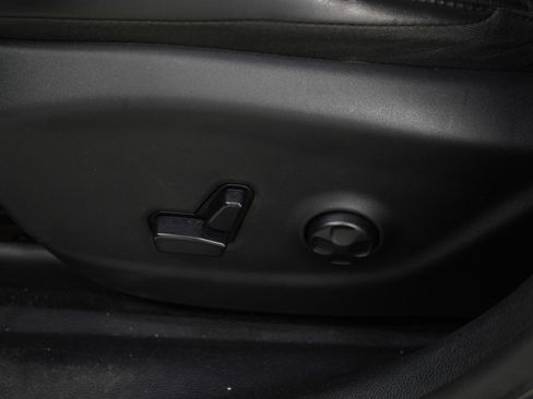 Used 2020 Jeep Cherokee Limited image 26