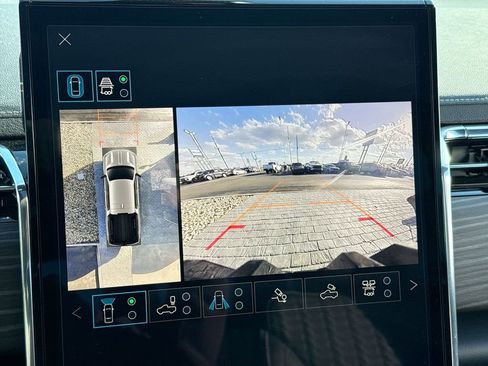 Used 2025 GMC Sierra EV Denali image 17