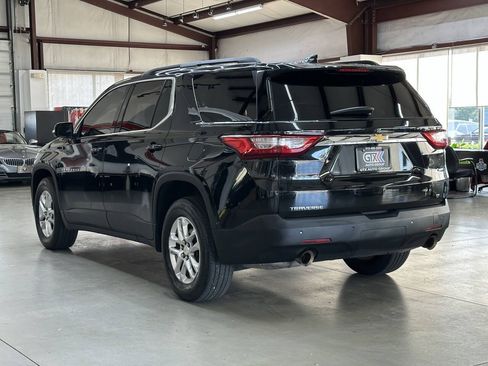 Used 2019 Chevrolet Traverse LT w/ LPO, Floor Liner Package FWD image 4