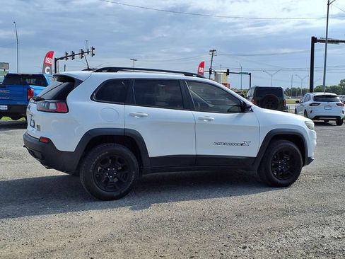 Used 2022 Jeep Cherokee Latitude w/ Sun & Sound Group AWD/4WD image 22