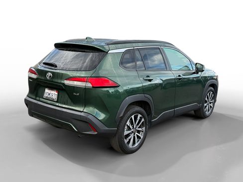 Used 2022 Toyota Corolla Cross XLE image 5