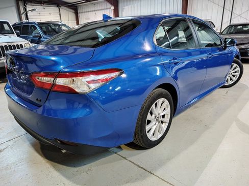 Used 2020 Toyota Camry LE FWD image 6