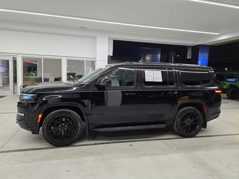 Used 2023 Jeep Wagoneer Series II image 3