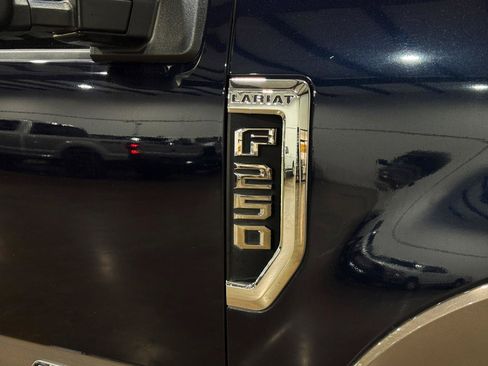 Used 2021 Ford F250 Lariat w/ Lariat Ultimate Package AWD/4WD image 28
