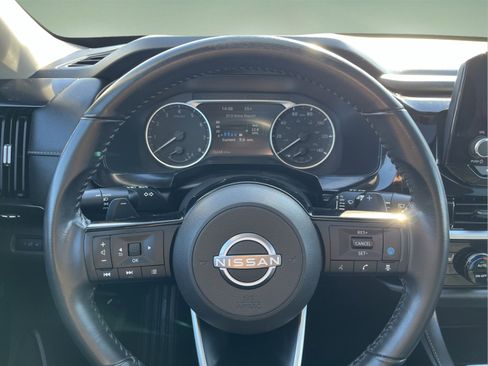 Used 2022 Nissan Pathfinder SV w/ SV Premium Package image 15