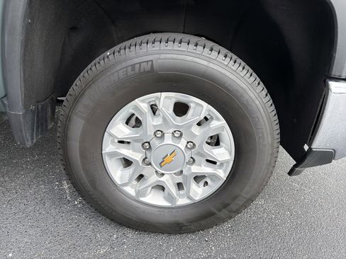 Used 2025 Chevrolet Silverado 2500 LTZ w/ LTZ Convenience Package AWD/4WD image 12