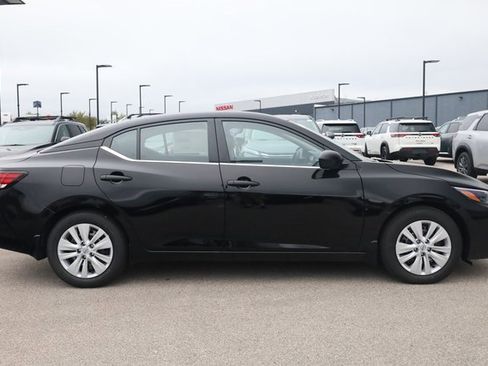 New 2025 Nissan Sentra S image 4
