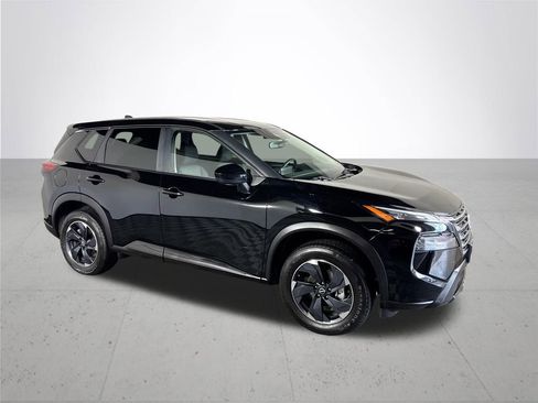 Used 2024 Nissan Rogue SV image 4