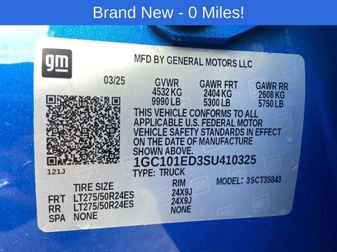 Used 2025 Chevrolet Silverado EV RST AWD/4WD image 35