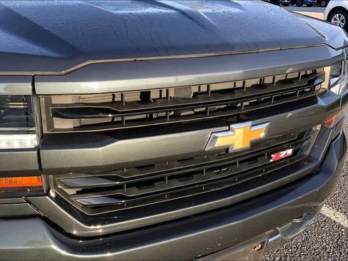 Used 2018 Chevrolet Silverado 1500 LT w/ All Star Edition image 29