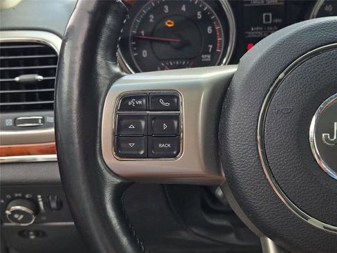 Used 2012 Jeep Grand Cherokee Overland AWD/4WD image 23