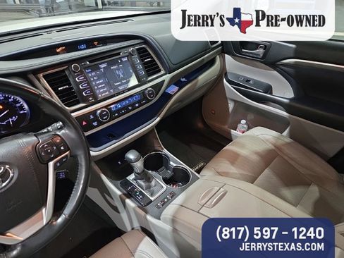 Used 2019 Toyota Highlander Limited Platinum image 13