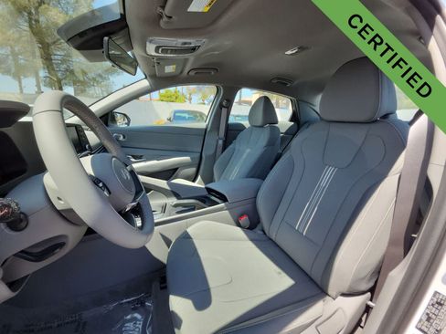 Used 2025 Hyundai Elantra Sport FWD image 15