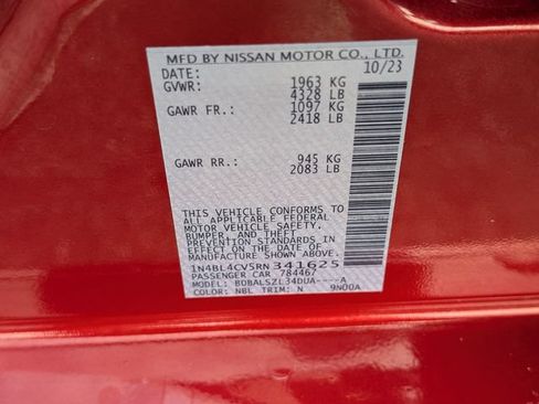 Used 2024 Nissan Altima 2.5 SR FWD image 31