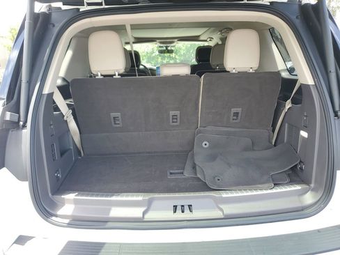 Used 2024 Lincoln Navigator Premiere AWD/4WD image 26